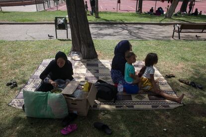 Refugiados Sirios en el Parque Salvador de Madariaga, Madrid