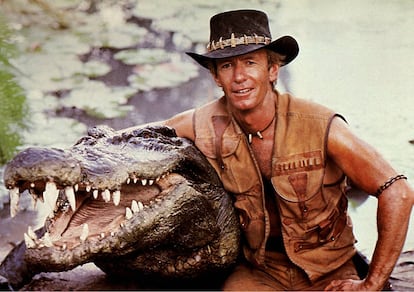 'Burt' y Peter Faiman, en un momento de 'Crocodile Dundee' (1986)-