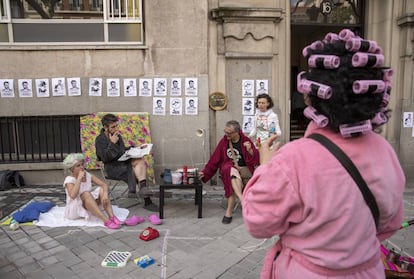 'Perfomance' de protesta junto a las oficinas de la empresa Gestora Integral de Proindivisos.