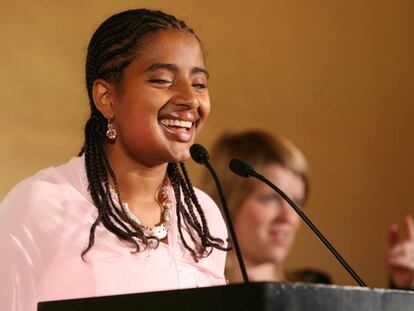 Yetnebersh Nigussie, ganadora del Premio Nobel Alternativo, durante una conferencia.