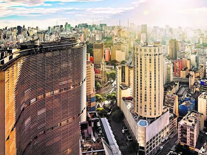 Edificio Copan (a la izquierda), realizado por el arquitecto Oscar Niemeyer en São Paulo.