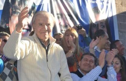 Carlos Menem en un acto de campaña en La Rioja, su provincia.