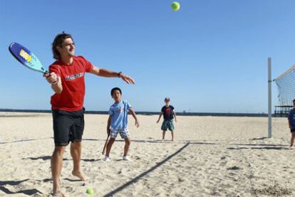 El tenista alicantino David Ferrer, en la playa de Port Melbourne, ayer.