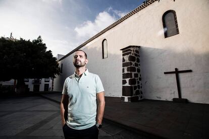 Alberto Hernández, cura de la iglesia de Todoque.