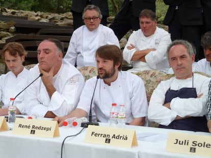 Grant Achatz (primero por la izquierda) en la despedida de elBulli el verano pasado junto a Jos Andrs, Ren Redzepi y Ferran Adri.