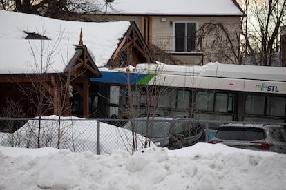 El autobús de la ciudad de Laval, estrellado en la guardería educativa Sainte-Rose (Canadá)