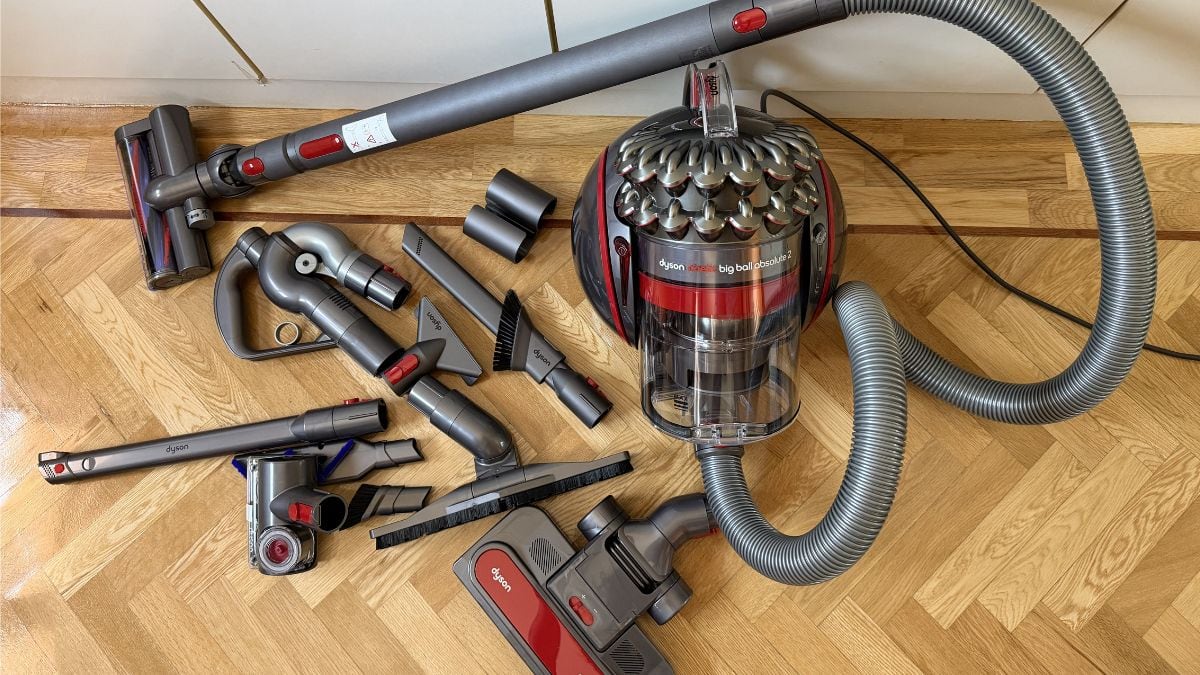 Este modelo está dotado de una manguera con un giro articulado de 360 grados.