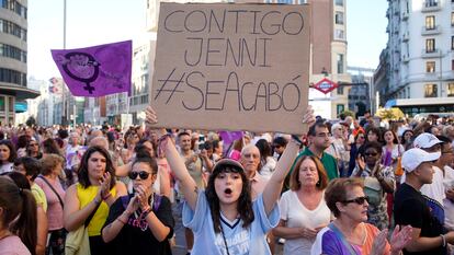 Protestors in Madrid call for Luis Rubiales to resign. 