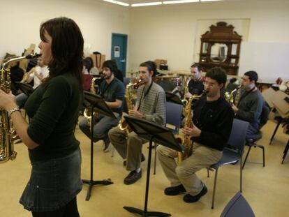 Alumnos del Centro Superior de Música Musikene en mitad de un ensayo