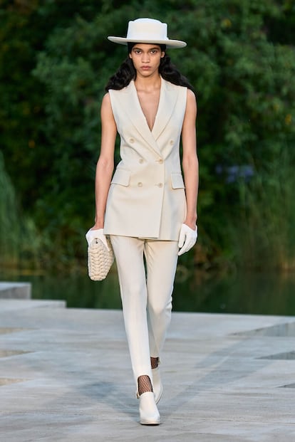 Max Mara Resort S23 Look 06