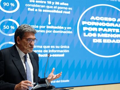 El ministro para la Transformación Digital y de la Función Pública, José Luis Escrivá, este lunes durante la presentación de los avances en la herramienta de verificación de edad del Gobierno.