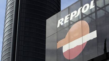La compañia petrolera Repsol, en su sede del Paseo de la Castellana