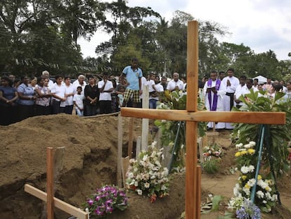 Funeral por una víctima de los atentados del domingo de Resurección en Sri Lanka, 