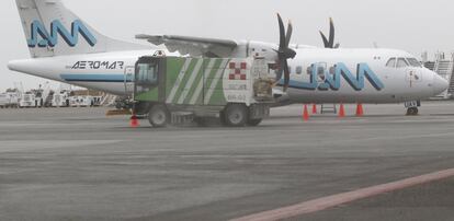 El aeropuerto de Puebla ha sido cerrado este lunes por la lluvia de ceniza del volcán. 