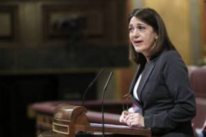 La portavoz del PSOE en el Congreso, Soraya Rodríguez, durante su intervención en el pleno celebrado esta tarde en la Cámara Baja.