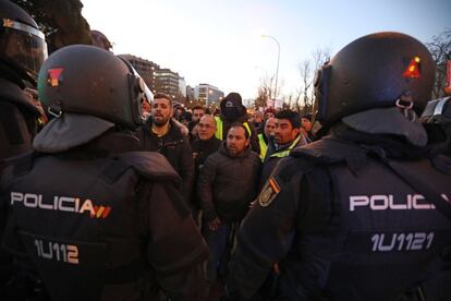 Tow trucks were sent in to remove cars while local officers began to fine drivers with up to €200.