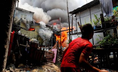  Incendio en un barrio residencial en Muntunlupa (Filipinas).