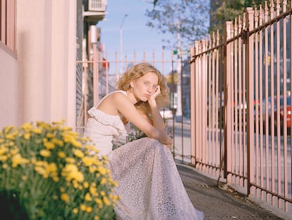 Petra Collins retratada por Nguan.