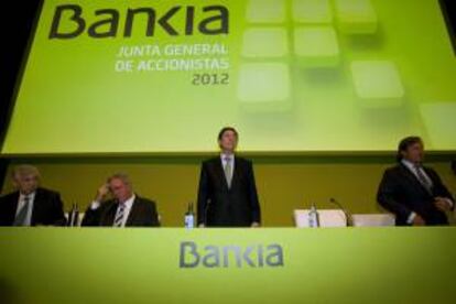 El presidente de Bankia, José Ignacio Goirigolzarri (c), durante la primera junta de accionistas de la entidad el pasado 29 de junio. EFE/Archivo