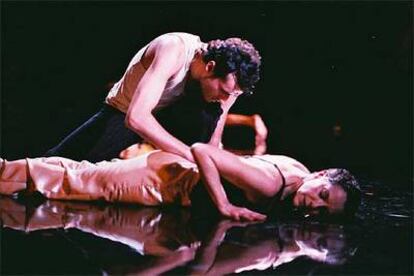 Teresa Nieto y Daniel Doña, en una escena de <i>Ni palante ni patrás.</i>