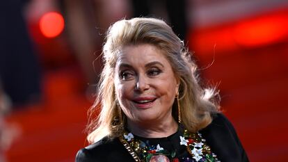 La actriz Catherine Deneuve, el miércoles pasado en el estreno de 'Marcello Mio', en el Festival de Cannes.