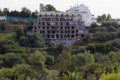 Edificio en Marbella sin terminar por problemas derivados de la crisis 