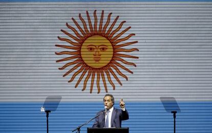 El candidato oficialista Scioli este jueves en su cierre de campaña.