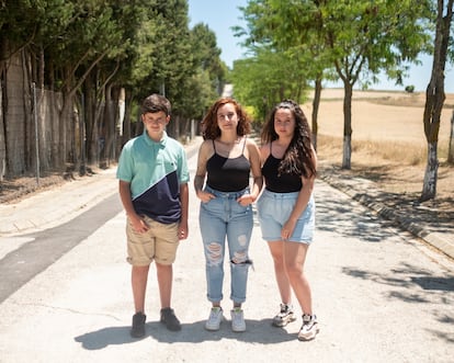 Los hermanos Vila, residentes en Balsa de Ves, municipio de Albacete con solo 13 vecinos por debajo de la veintena. 