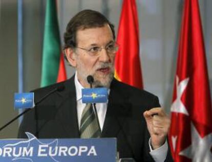 El presidente del Gobierno, Mariano Rajoy, hoy, en Madrid, en la presentación del candidato popular para las elecciones autonómicas del Pais Vasco, Antonio Basagoiti.