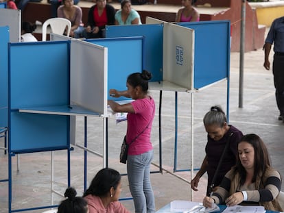 Residentes de La Unión (Zacapa), votan en las elecciones presidenciales de agosto de 2019.