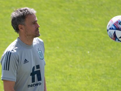 Luis Enrique, durante el último entrenamiento de España en La Rosaleda previo al partido de este domingo de la Liga de Naciones ante la República Checa.