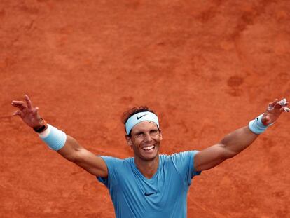 Nadal festeja el triunfo ante Thiem en París. 