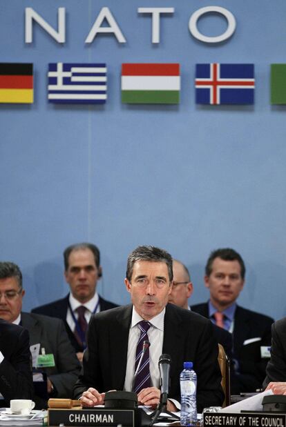 El secretario general de la OTAN, Anders Fogh Rasmussen, durante el encuentro de reunión de ministros de Defensa en Bruselas.