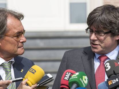 Carles Puigdemont compareix amb Artur Mas a Waterloo, aquest dimarts.