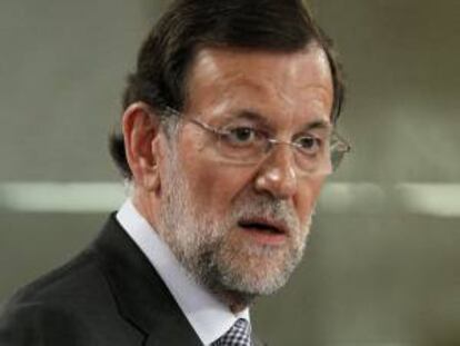 El presidente del Gobierno, Mariano Rajoy, durante la rueda de prensa conjunta con el primer ministro turco, Recep Tayyip Erdogan, que ha ofrecido en el Palacio de la Moncloa, en Madrid, con motivo de la cuarta cumbre bilateral que se celebra hoy entre ambos países.