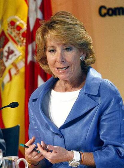 Esperanza Aguirre, durante la rueda de prensa tras la reunión del Consejo de Gobierno de la Comunidad.