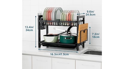 Escurreplatos vertical sobre fondo blanco.