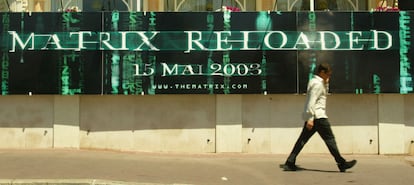 Cartel de 'Matrix Reloaded' en el festival de Cannes en 2003.