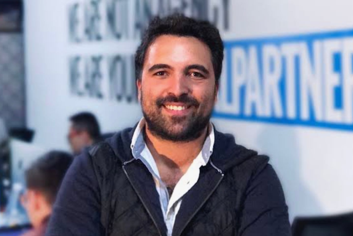 Nicolás Contreras, el hombre que le enseñó a Colombia a hacer ‘vaca’ por internet