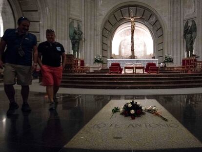 Tumba de Primo de Rivera, en la basílica del Valle de los Caídos.