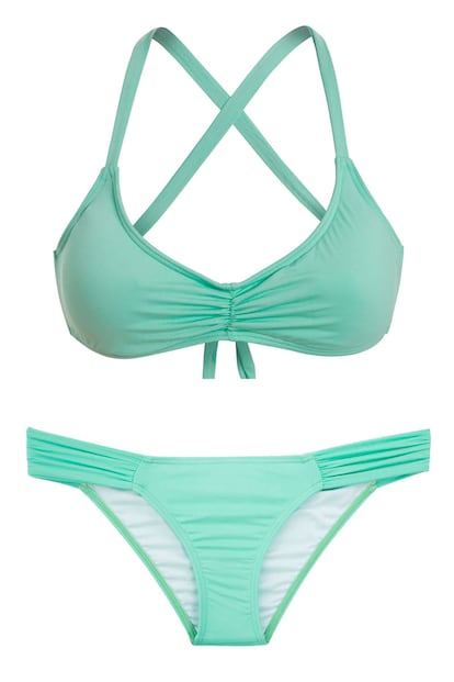 Verde agua marina, de Billabong (34,95 euros el top y 17,40 la braguita).