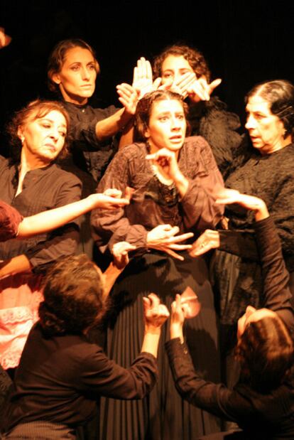 Un momento del montaje de <i>La casa de Bernarda Alba</i>.