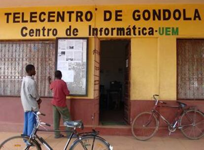 El telecentro Gondola en Mozambique.