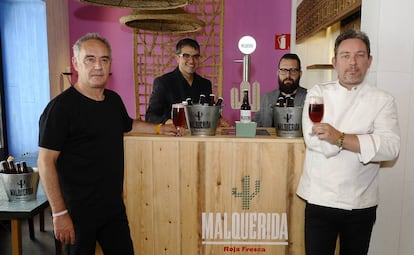 De izquierda a derecha: Ferran Adrià, Ferran Centelles, Marc Álvarez y Albert Adrià, en el restaurante Hoja Santa de Barcelona.