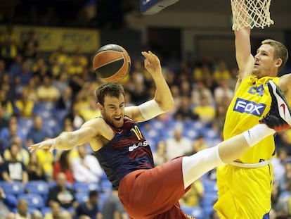 Víctor Claver, durante el partido Maccabi-Barça.