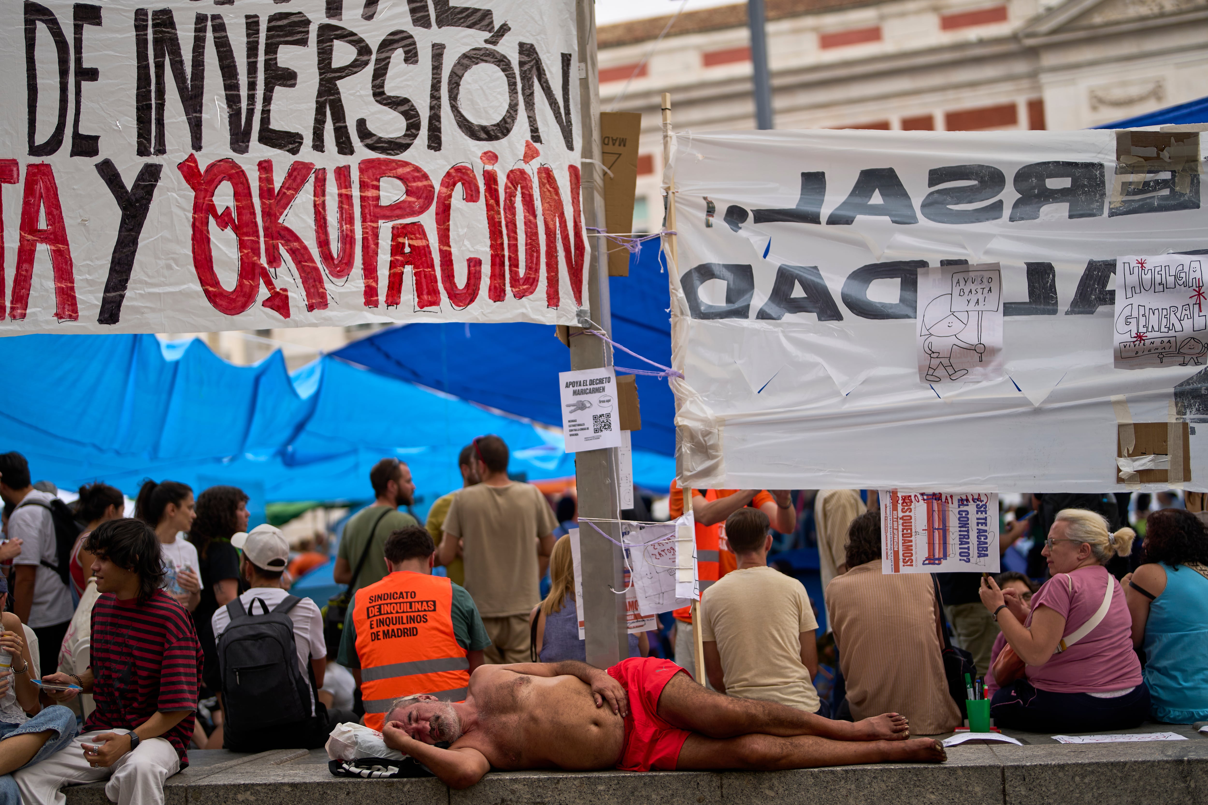 El Gobierno apura la negociación del decreto de vivienda con ayudas a la compra y blindaje del parque público