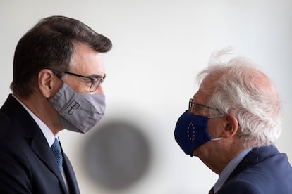 O ministro Carlos França e Josep Borrell, representante da UE, em encontro no Itamaraty.