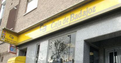 Caja Extremadura y otras tres firmas perderán peso en la institución bancaria