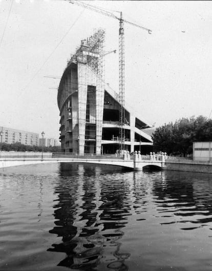 (15/7/1968) Construcción de la tribuna del estadio del Manzanares.