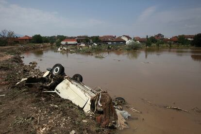 Vehículos destrozados y casas inundadas es el resultado desastroso de la mayor tormenta que ha azotado a Macedonia